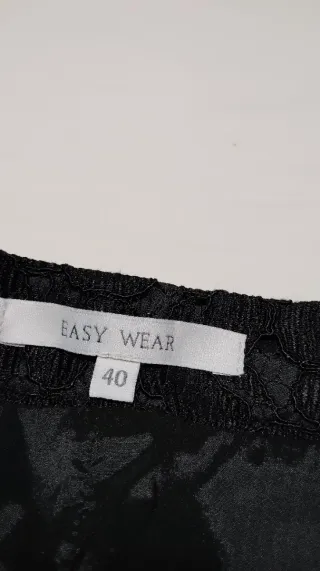Falda encaje negra azabache. Talla 40. Marca Easy