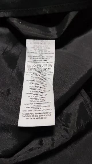 Falda encaje negra azabache. Talla 40. Marca Easy