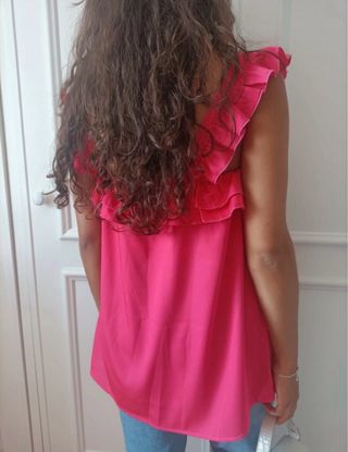 Top rosa com alças e folhos