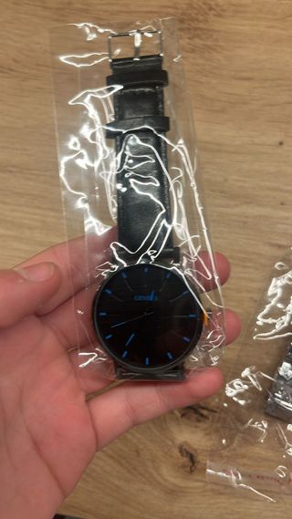 Reloj GENEVA Negro con detalles Azules