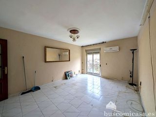 Piso en venta en Linares