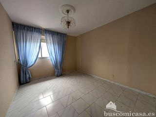 Piso en venta en Linares