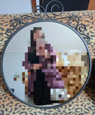 Specchio da parete decorativo in metallo