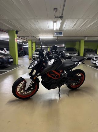 KTM Duke 390 ABS Gris Blanca