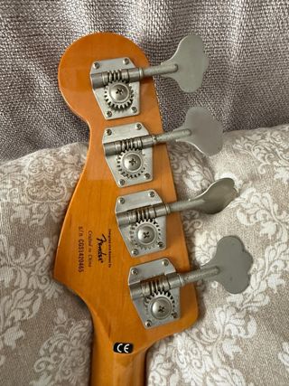 Bajo Eléctrico Squier Jazz Bass 70s