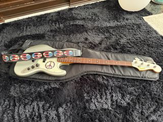 Bajo Eléctrico Squier Jazz Bass 70s