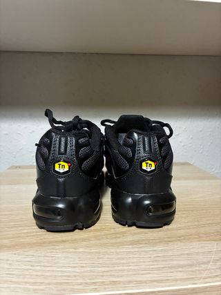 Nike Air Max Plus TN Negras Talla 35