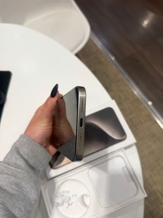 iPhone 15 Pro Max gris 256gb