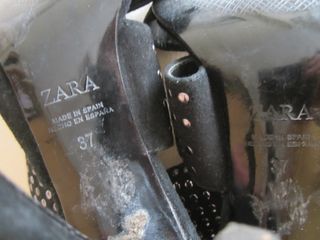 Sandalias Zara con detalles de Tachuelas