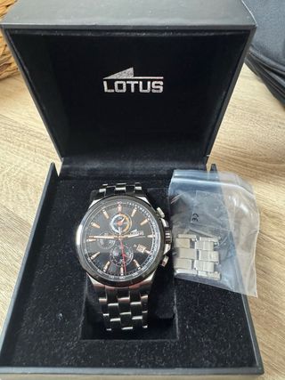 Reloj Lotus Cronógrafo Negro y Plateado