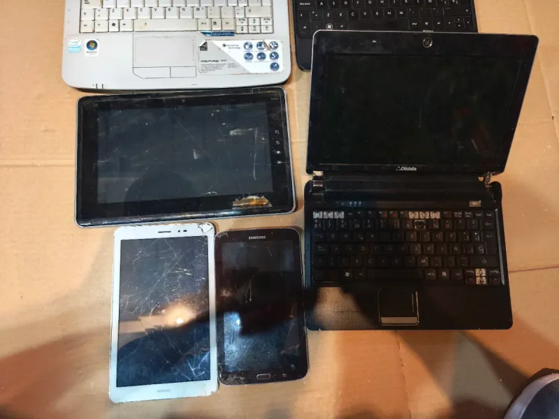 Lote portátiles y tablets para reparar o piezas afbeelding 3