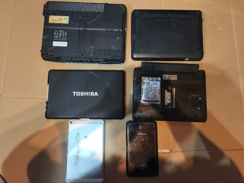 Lote portátiles y tablets para reparar o piezas afbeelding 4