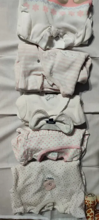 5 Pijamas Bebé Variados