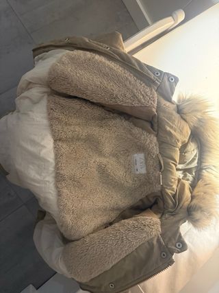 Abrigo niña/o beige con capucha