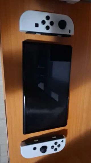 Nintendo Switch OLED Bianca e Nera