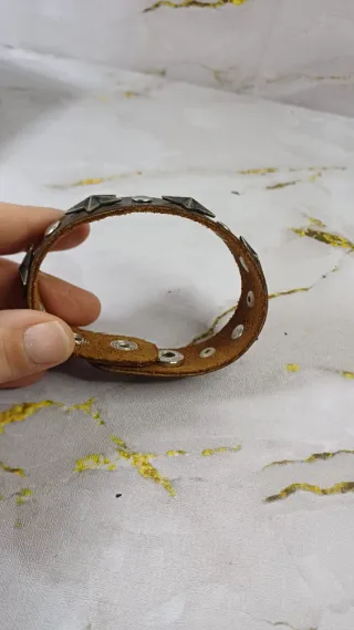 Pulsera Cuero Artesanal Estrellas