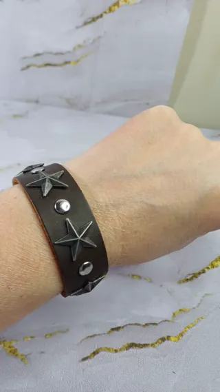 Pulsera Cuero Artesanal Estrellas