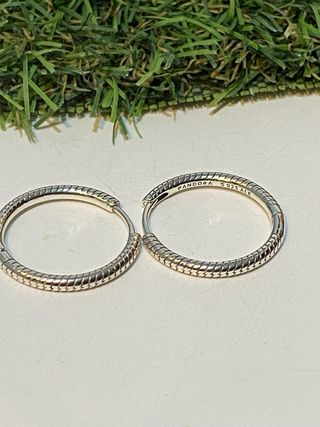 Pendientes Pandora Bañados en Plata