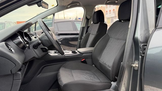 Peugeot 3008 2011