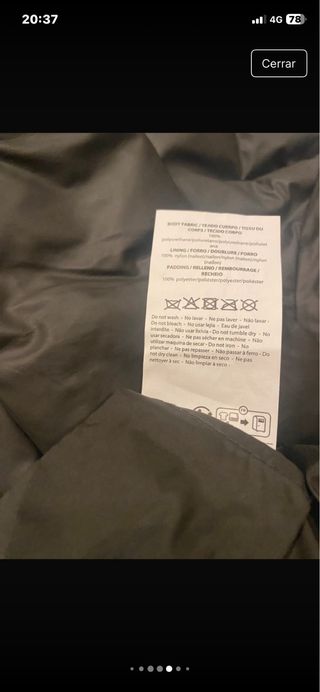 Chaqueta Scalpers impermeable verde.