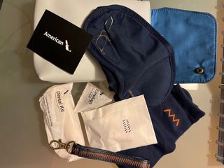 Neceser Raven+Lily Azul y Blanco