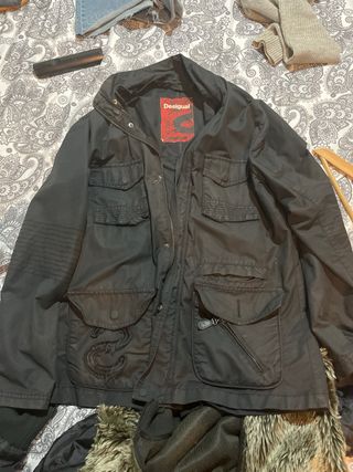 Chaqueta Negra Estilo Militar con forro extraible