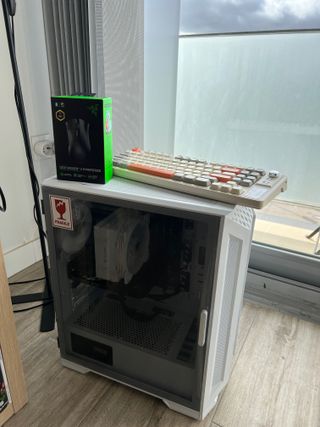 Computer da gioco Razer con tastiera e mouse