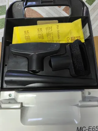 Aspiradora Panasonic MC-E652