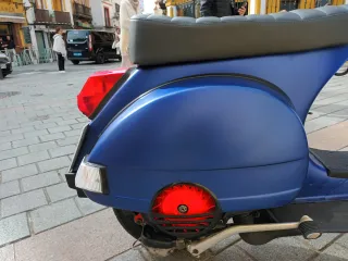 Vespa 200 Iris Azul