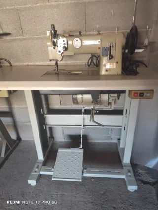 Máquina de coser industrial triple arrastre