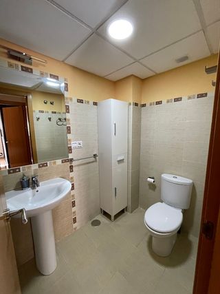 Se alquila amplio piso de un dormitorio en Atarfe