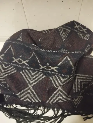 Bufanda/Chal Étnico Boho Azul, Granate y Blanco