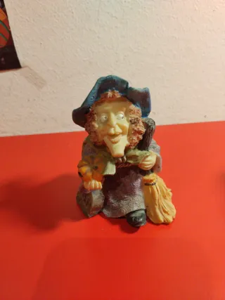 Figuras Brujas Coleccionables (3 Piezas)