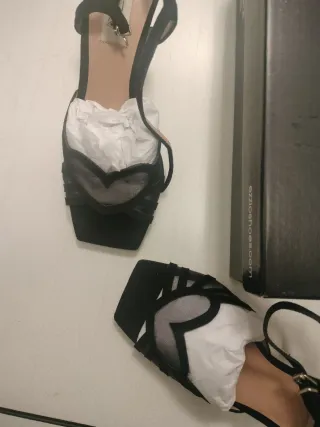 Sandalias de tacón negras