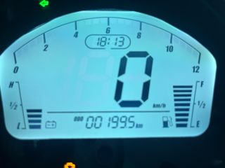 Moto Mitt 125cc Scooter Automática Roja y Beige