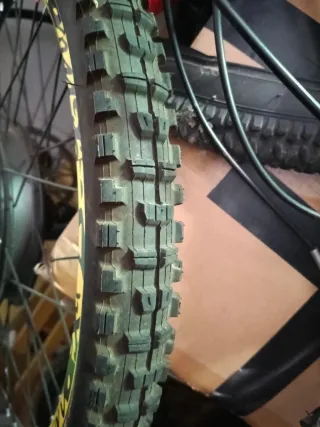 2 Neumáticos Maxxis Minion DHR II 26x2.40