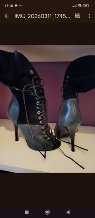 Varios Botines de tacón peep toe y guess