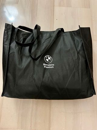 Mochila BMW Ejecutiva Negra Múltiples Bolsillos.