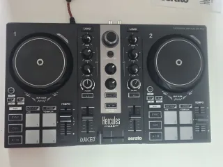 Controladora DJ Hercules Inpulse 200 MK2