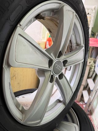 Llantas,ruedas Audi 17” con neumáticos MICHELIN