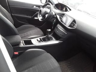 Peugeot 308 5p Allure PureTech 130 S&S