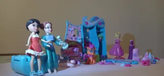 Set di Polly Pocket con bambole e accessori