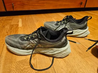 Zapatillas Nike React Talla 42 Asics novablas 3 42