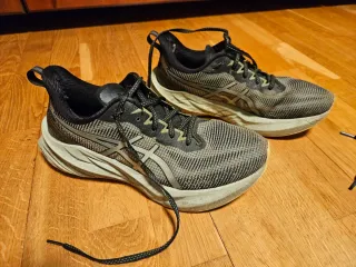 Zapatillas Nike React Talla 42 Asics novablas 3 42