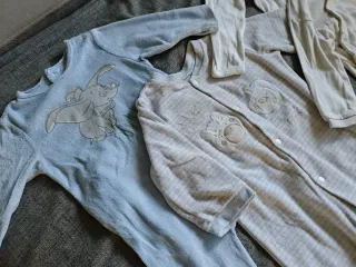 Pack 4 pijamas/bodys bebé 6-12 meses
