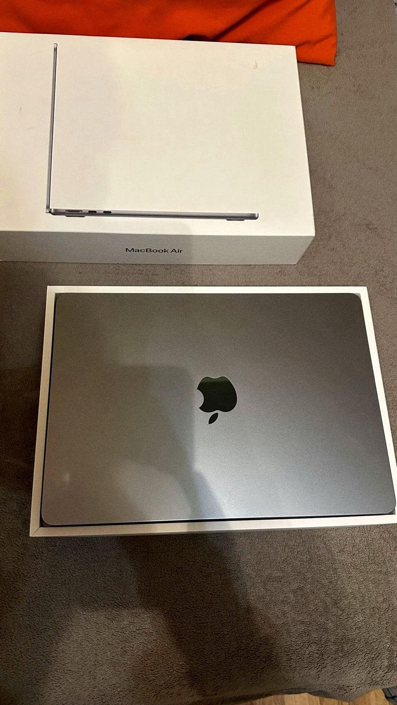 MacBook Air M3 13 16GB RAM 512GB SSD afbeelding 2