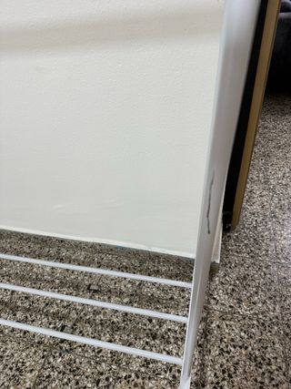 Burro perchero de metal blanco