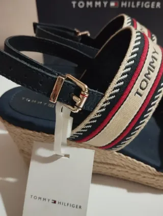 Cuñas Tommy Hilfiger T.38