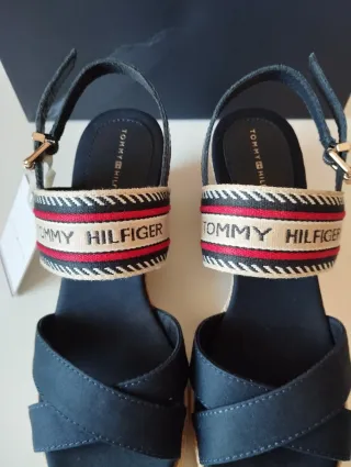 Cuñas Tommy Hilfiger T.38