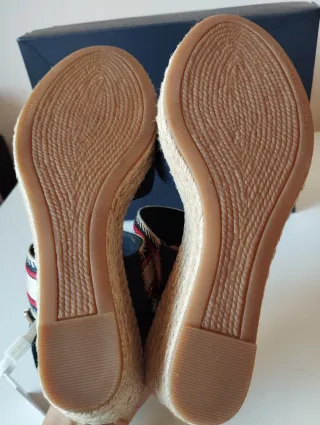 Cuñas Tommy Hilfiger T.38